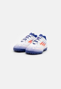 adidas Performance F50 CLUB TF UNISEX - Scarpe da calcio per terreni sintetici - footwear white/solar red/lucid blue