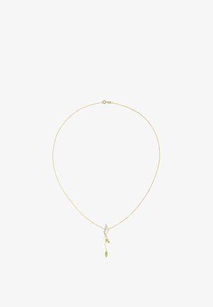 Naszyjnik w złotym odcieniu z zakrzywionym wisiorkiem w kształcie liścia, zdobiony dwoma zielonymi kamieniami i teksturowaną powierzchnią. Długość regulowana.
