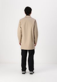 Barbour ROKIG WATERPROOF JACKET - Καμπαρντίνα - washed stone