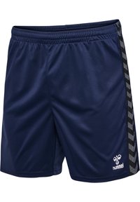 Granatowe szorty sportowe z elastycznym pasem, czarno-szare paski w kształcie zygzaka po bokach oraz białe logo Hummel na dolnej prawej nogawce.