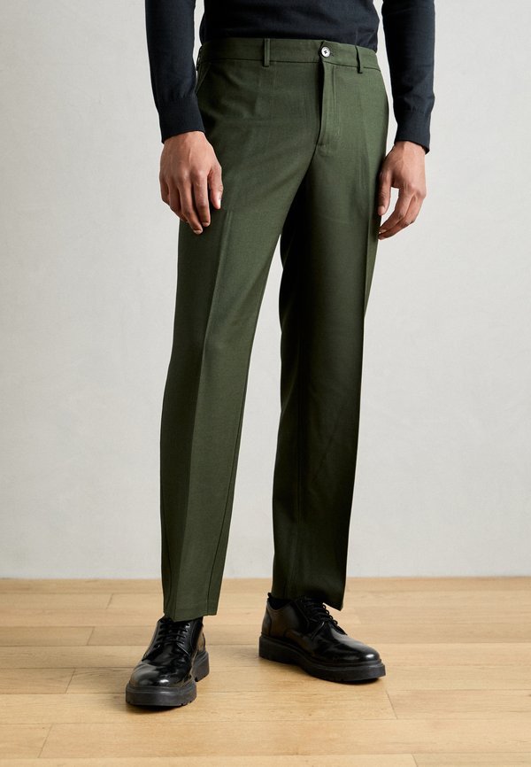 RELAXED STRAIGHT FIT - Trousers