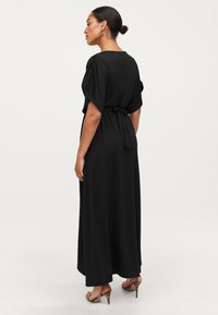 Ellos Collection CARINE - Maxikjoler - schwarz