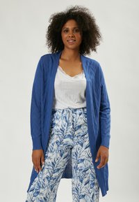 Unausgewählt, blue