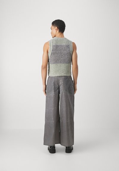 ECKHAUS LATTA ULTRA WIDE LEG UNISEX - Nadrágok - paper grey