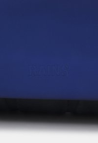 Rains TEXEL DUFFEL BAG SMALL W3 UNISEX - Utazótáska - storm