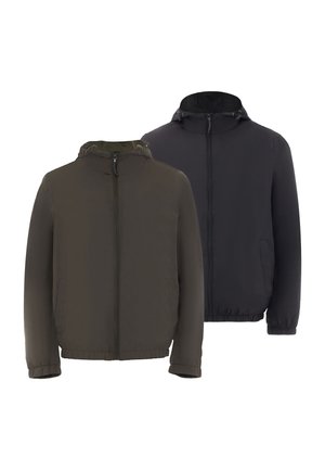 Due giacche con cappuccio e cerniera, una verde scuro e una nera, viste frontalmente con polsini ed orli elastici su sfondo bianco semplice.