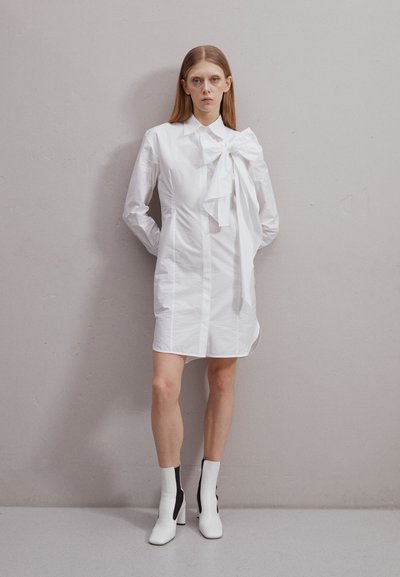 Victoria Beckham WRAP SHIRT DRESS - Φόρεμα πουκάμισο - white