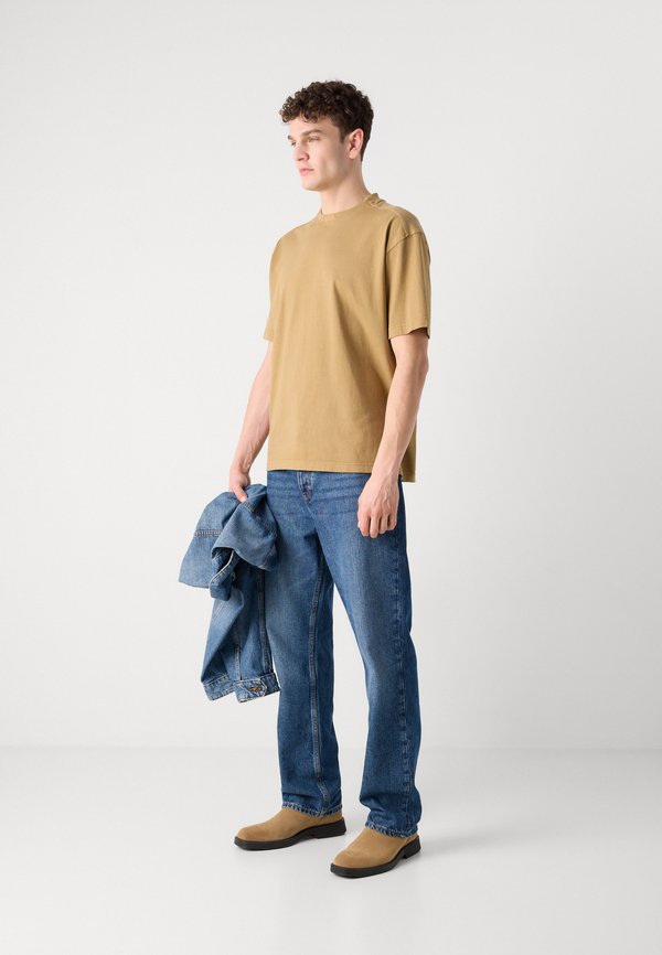 DYE - Basic T-shirt - medium beige4