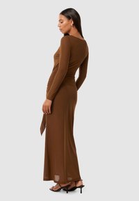 Forever New KATIA - Kokteilikleit/peokleit - deep conker