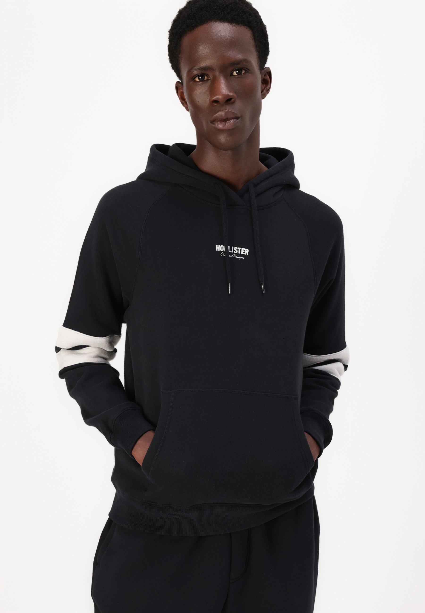 Hollister Co. Boxy Logo Hoodie - Sweatshirt - black beauty/oyster