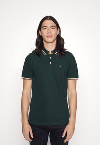 Jack & Jones JJEPAULOS SS NOOS - Polo - pine grove
