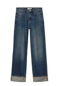 Jeans de pierna ancha en denim azul oscuro con desvanecimiento ligero, presentan un dobladillo enrollado y múltiples bolsillos. Estilo clásico con cierre de botón.