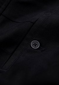 Unausgewählt, black
