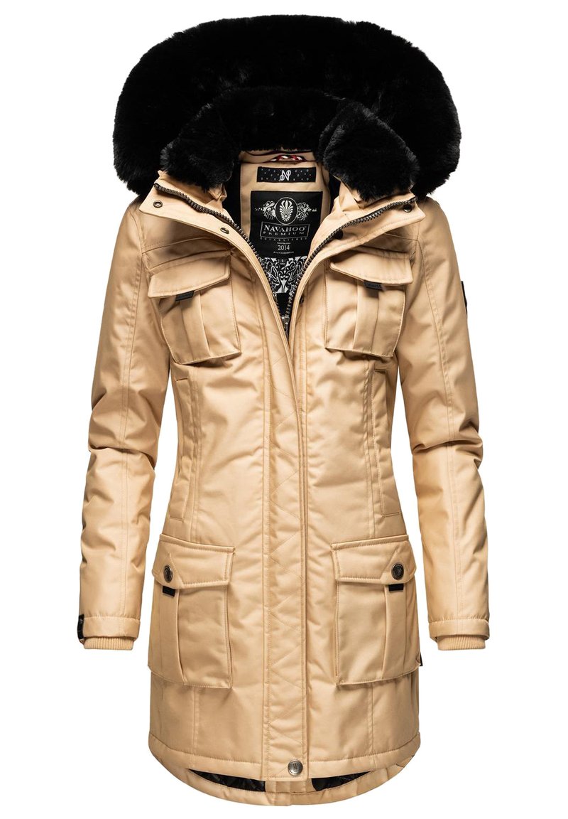 Beige parka takki, jossa on musta karvahuppu, neljä etutaskua, vetoketjusuljenta ja himmeä muotoilu. Sileä pinta ja istuva malli.