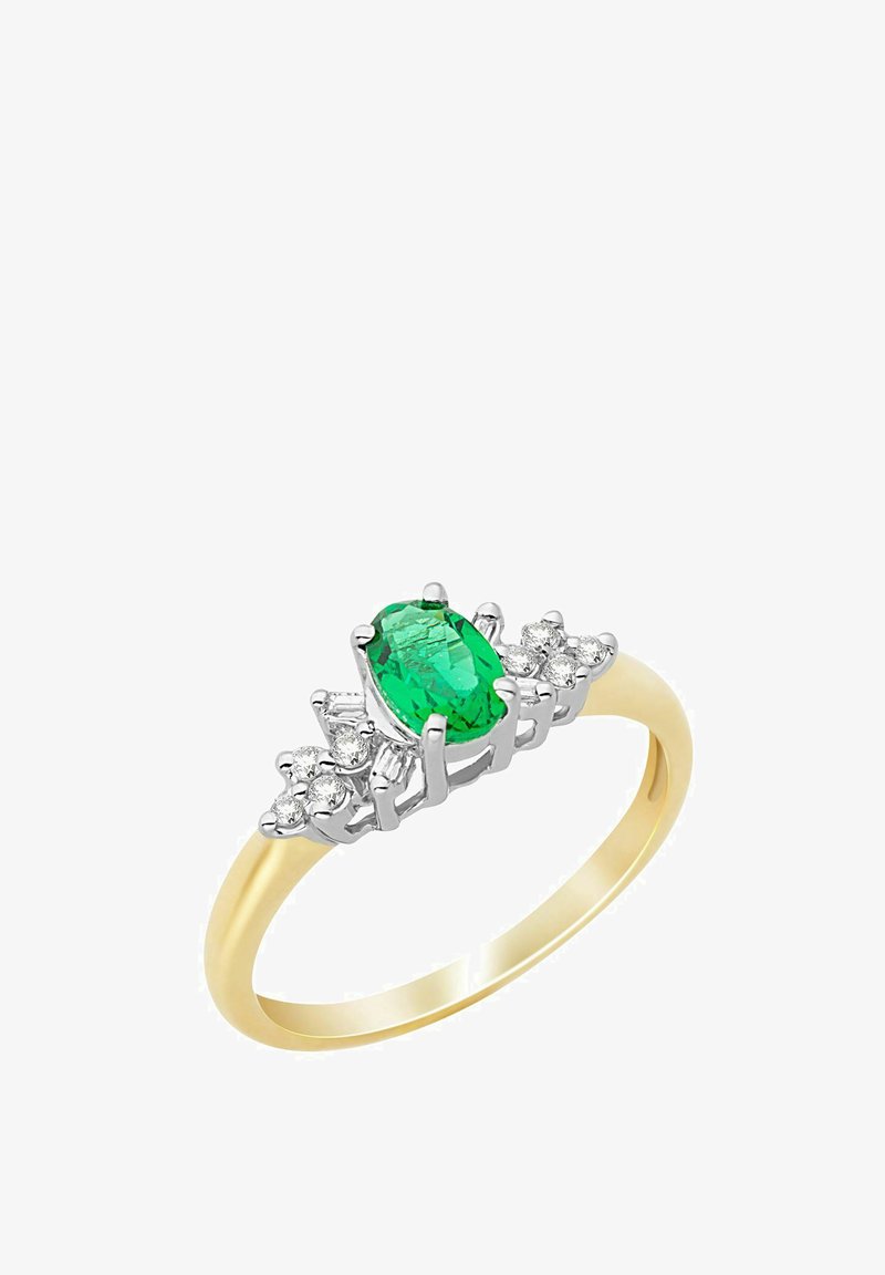 Zlati prstan z ovalnim sredinskim zelenim dragim kamenjem, obdan z dodatnimi prozornimi kamni v srebrno obdelanem okvirju z zapletenimi detajli.