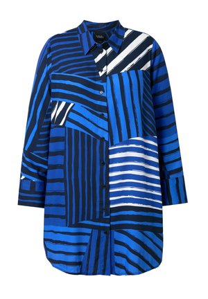 Modrá košile s dlouhými rukávy, která kombinuje výrazné pruhy v námořnické modři, světle modré a bílé barvě. Vyrobená z hladké látky s knoflíky na přední straně.
