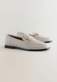 REGULAR FIT FOREVER COMFORT TRIM ROUND TOE - Čevlji brez vezalk - bone