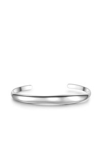 Bracciale in argento con una finitura liscia e lucida e estremità aperte. Design semplice e arrotondato con una leggera curvatura.