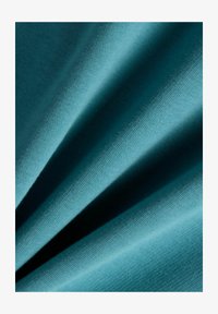 Selezionato, big teal taffy blue