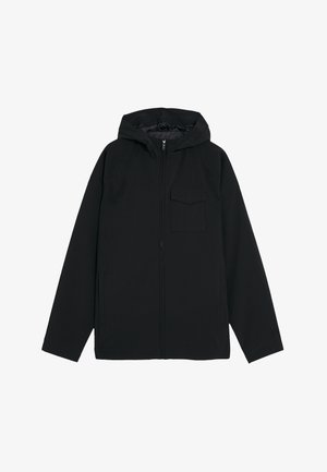 Giacca nera con cappuccio, realizzata in tessuto liscio, con zip frontale, tasche laterali e una tasca sul petto per lo stoccaggio. Design semplice.
