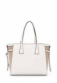 Sac à main structuré avec un corps en cuir texturé blanc, des bords noirs et des panneaux latéraux tissés. Poignées doubles et bandoulière amovible incluses.