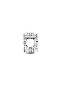 Charm de plata con forma cilíndrica. La superficie texturizada presenta patrones esféricos en relieve, centrados con una apertura circular.