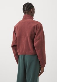 Nike Performance ONE  - Felpa in pile - red sepia/white