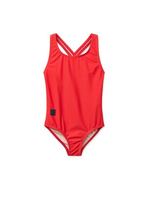 Rød badedrakt med kryssede stropper, glatt tekstur og tettsittende design. Har en liten svart logodetalj på siden.