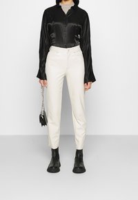 Weekday Blusa - black