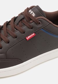 Levi's® BILLY 2.0 - Baskets basses - dark brown