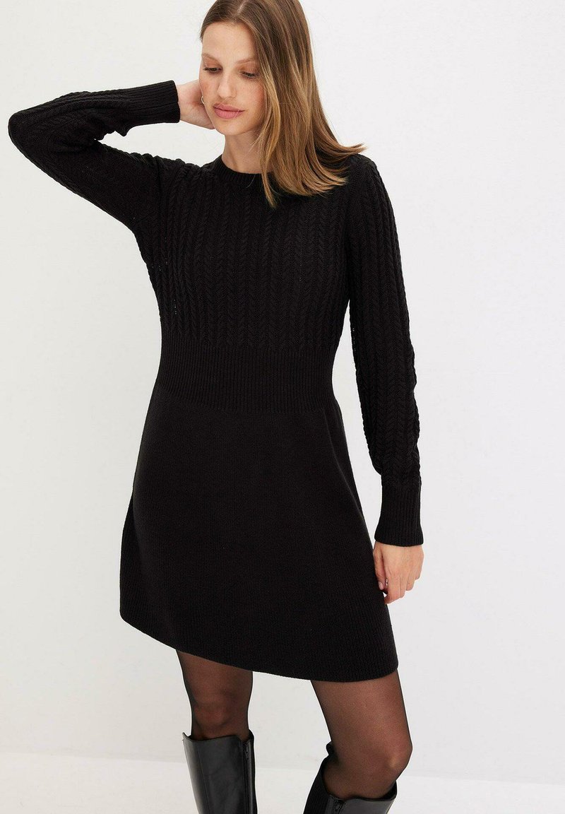 bonprix Abito in maglia - black