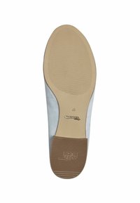 Chaussure bleu clair avec une tige en daim lisse, semelle en caoutchouc antidérapante et semelle texturée beige. Taille indiquée comme 37.