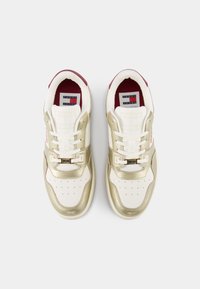 Tommy Jeans RETRO BASKET - Trainers - wheat gold
