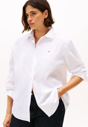 Tommy Hilfiger Curve CURVE REGULAR FIT POPLIN SHIRT - Πουκαμίσα με κουμπιά - optic white