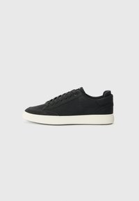 Unselected, black