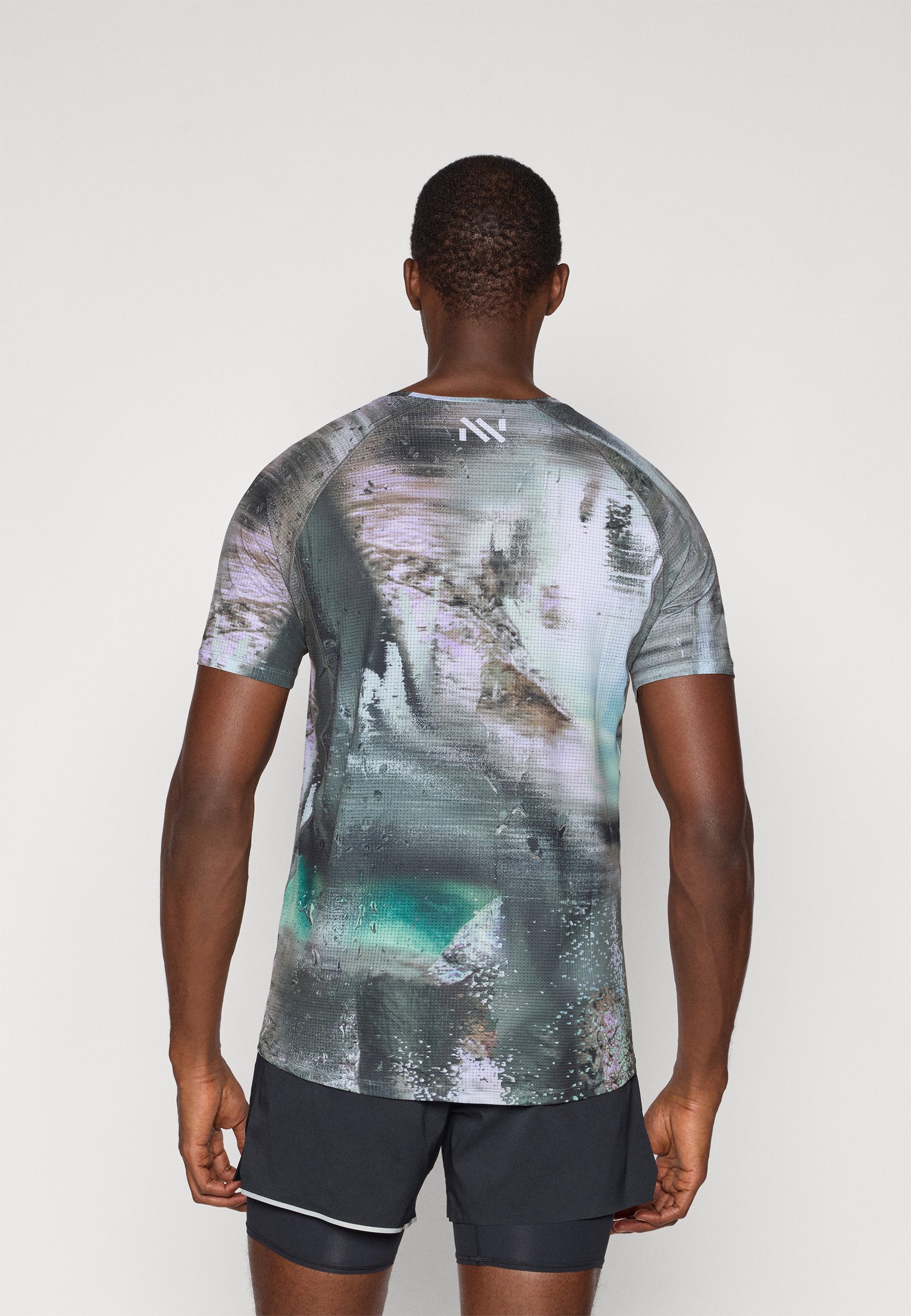 NNormal RACE NATURE - Print T-shirt - green/black/green - Zalando.ie