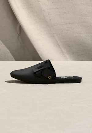 Slip-on sandaler - black