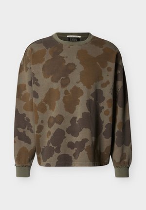 Long-sleeve crewneck sweatshirt with brown and olive green camouflage pattern and ribbed cuffs and neckline.