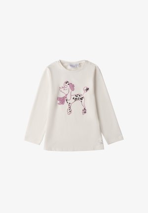 Camicia bianca a maniche lunghe con design di un barboncino rosa. Presenta ricami e macchie giocose. Tessuto morbido, scollatura a girocollo, vestibilità rilassata.