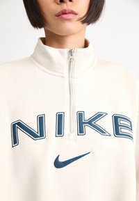 Nike Sportswear Sweatshirt - white