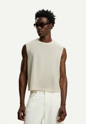 Top - white