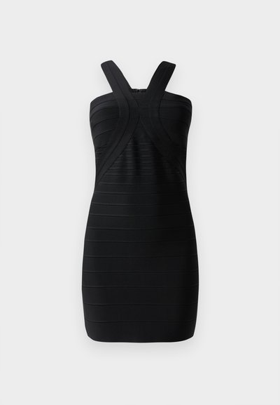 Rochie neagră, aderentă, cu o textură rizată orizontală și bretele late, având un design încrucișat la decolteu și un tiv drept.