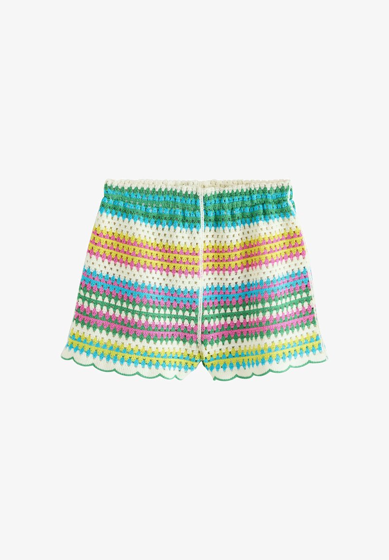 Shorts crochetés avec des rayures horizontales multicolores en bleu, vert, rose, jaune et blanc et des bords festonnés aux ourlets.