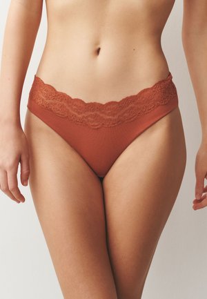Next, FOUR PACK - Slip - rust red