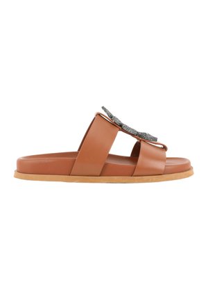 Valentino Garavani, Mules - camel