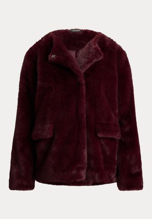 Burgundská umělá kožešinová bunda s klopovým límcem, bočními kapsami a měkkým, texturovaným povrchem. Zapínací design s volným střihem.