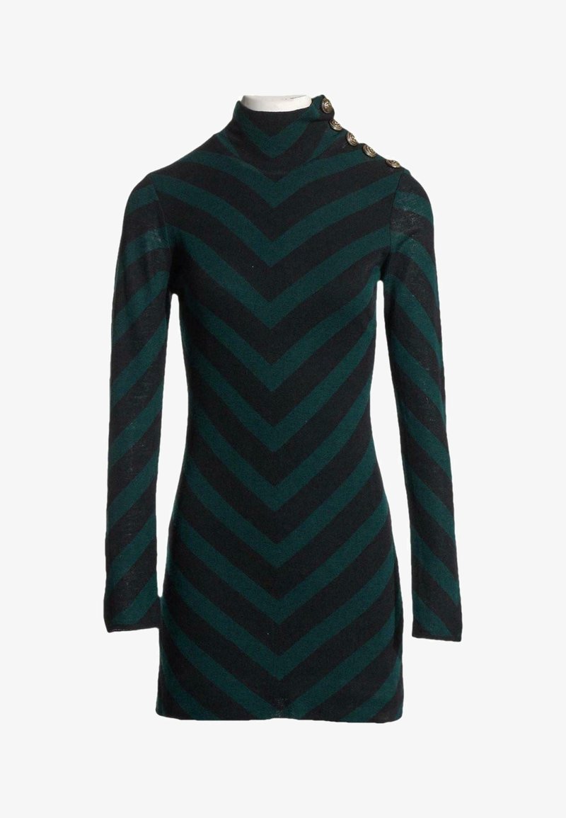 Robe en maille à manches longues noire et vert foncé à rayures chevrons, col montant et quatre boutons décoratifs sur l'épaule gauche.
