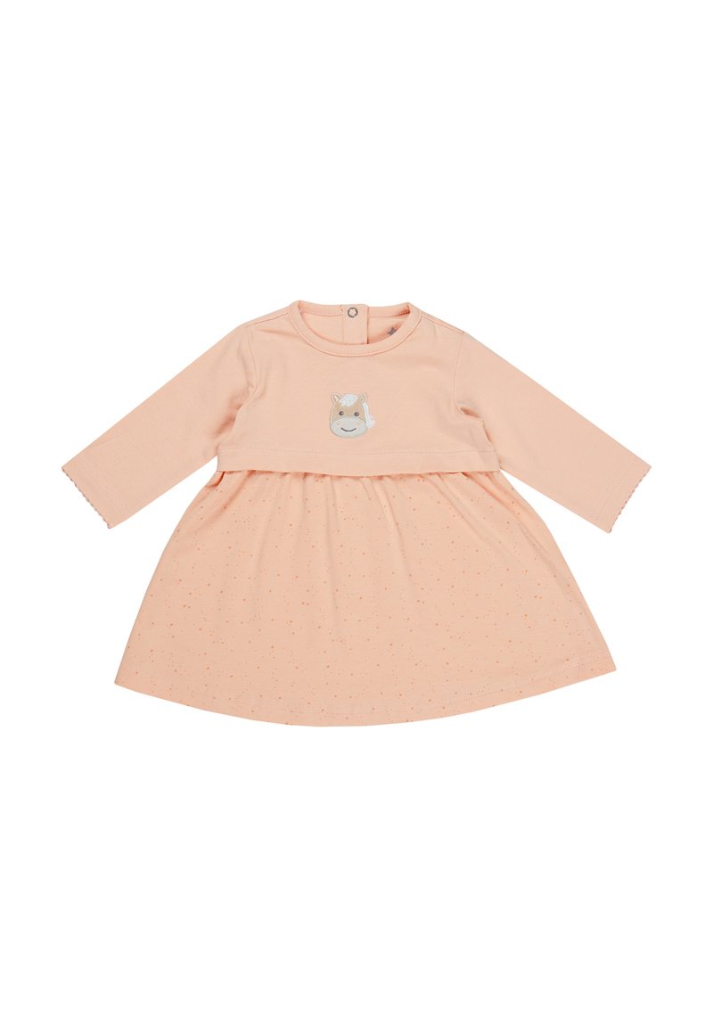 Pfirsichfarbenes Kleid mit langen Ärmeln, das eine geraffte Taille und eine niedliche Tierstickerei auf der Brust aufweist. Kleiner gepunkteter Musterverlauf im gesamten Kleid.