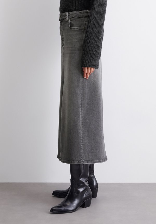 REGULAR LENGTH FIT SLIT AT FRONT - Denim skirt3