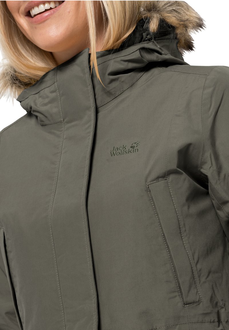 Damen Sportbekleidung | Jack Wolfskin WILDWOOD W Parka grape leaf/oliv - WE08068 Damen Sportbekleidung | Jack Wolfskin WILDWOOD W Parka grape leaf/oliv - WE08068